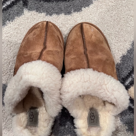 Ugg women’s chestnut Scuffette II slip ons - Picture 1 of 4